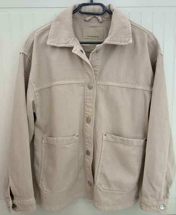 Kremowa kurtka overshirt, Stradivarius!