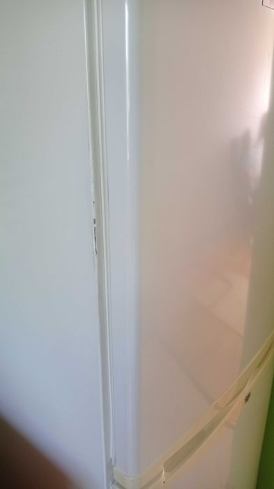 Biała lodówka LG 190cm