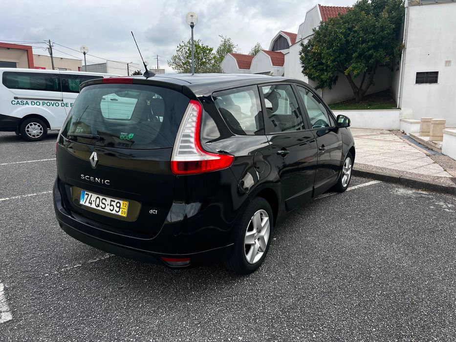 Renault Scenic Gasóleo 7 Lugares foto 4