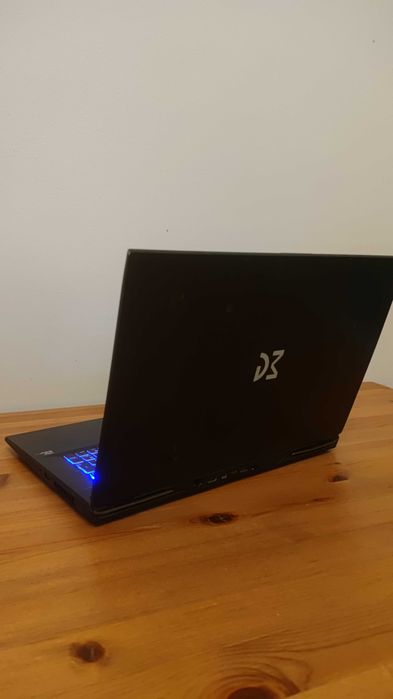 Laptop Do Gier Dream Machines i7-9750H RTX2070 17,3" 16GB 512SSG WIN11