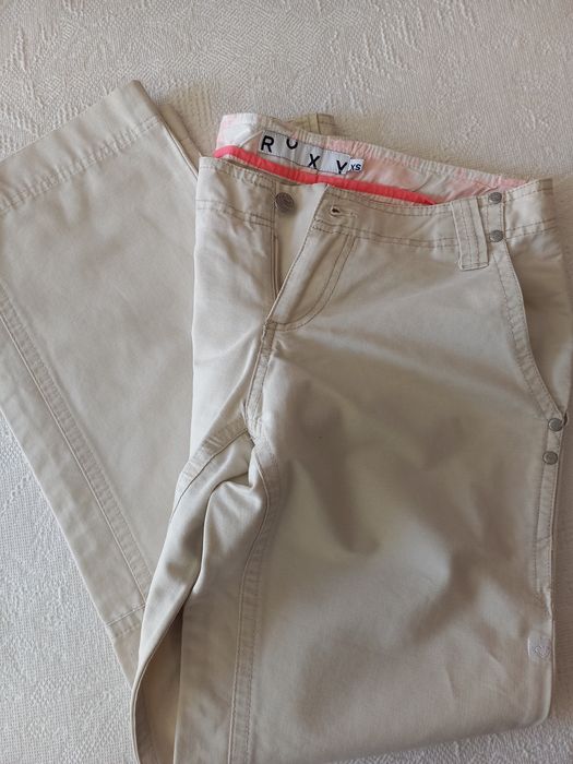 Calças Roxy cor creme