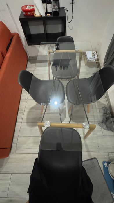 Mesa de vidro. 6 lugares