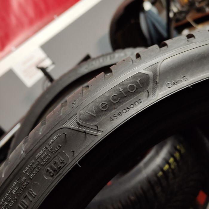 225/40/18 XL Sprzedam komplet opon całorocznych Goodyear