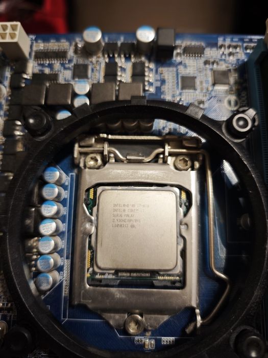 Системна плата з процесором та відекартою