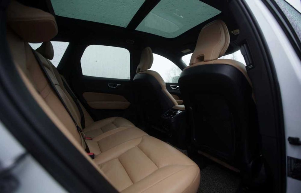 Volvo XC-60 2019 року