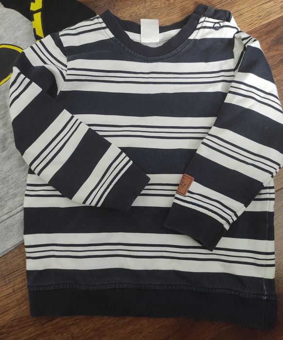 2 bluzki, jedna h&m a druga Batman rozm 86