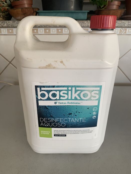 Desinfetante aquoso 5 L multiuso Robbialac