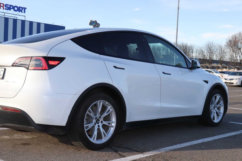 Tesla Model Y 2020 Long Range, в гарному стані!