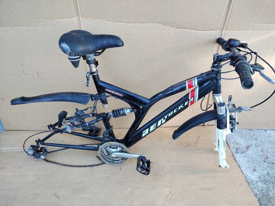 BEN TUCKER - rama używana czarna stalowa