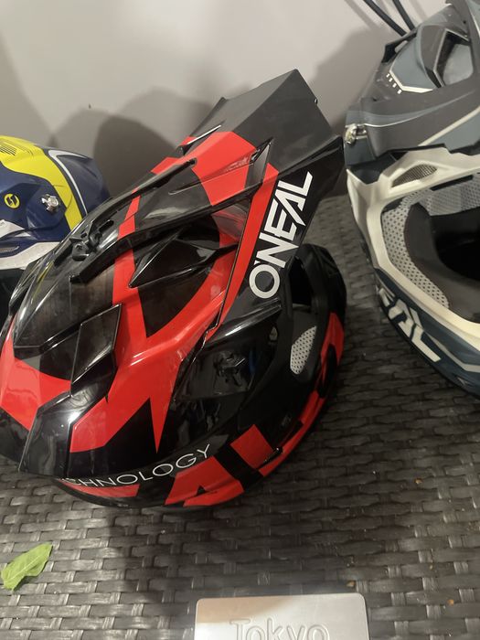 Продаєтсья мото шльом