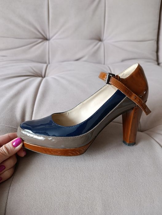 Жіночі туфлі на каблуку