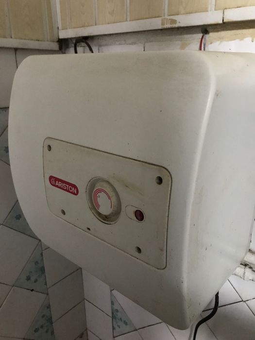 Водонагрівач Арістон