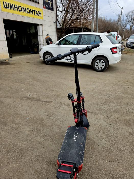 Самокат Giant M11 PRO Outlander