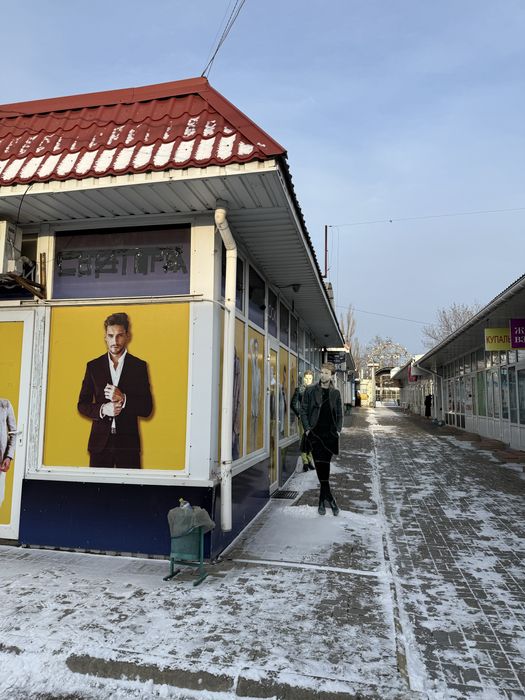 Продається магазин 27 кв. м.на ринку Колос на центральній алеі.