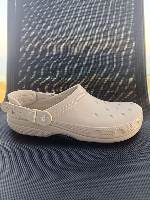 Crocs bistro.   .