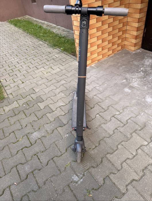 Hulajnoga elektryczna Segway Ninebot KickScooter ES2