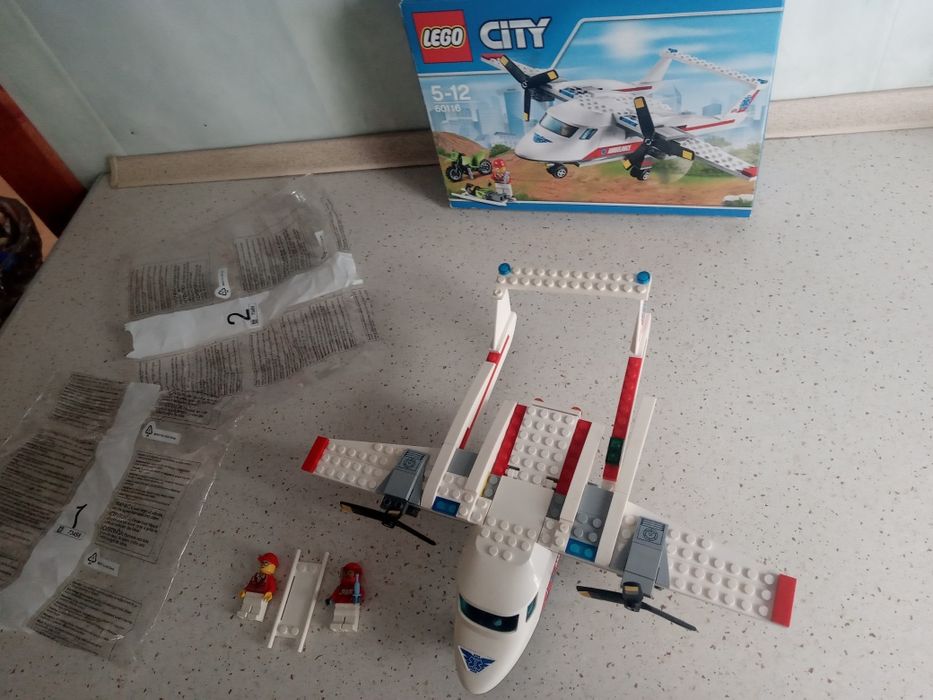 Klocki lego city 60116 samolot