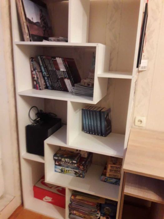 Продаю стеллаж стенку