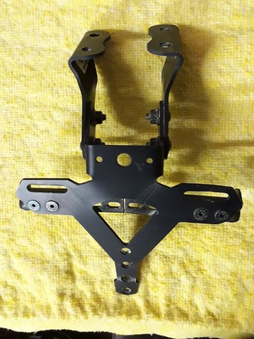 Suporte Matrícula - Yamaha XJ6 de 2010