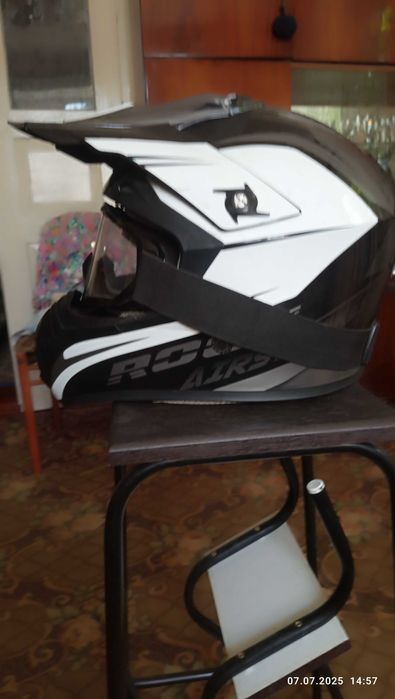 Мото шолом кросовий в хорошому стані