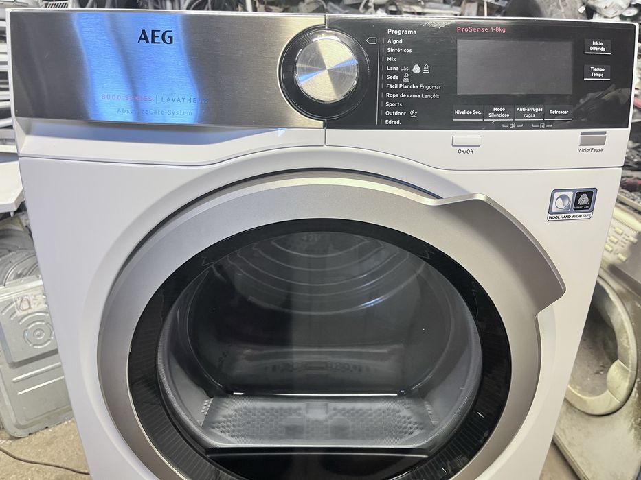 Maquina de secar roupa AEG 8kg