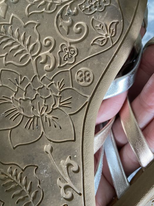 Літні жіночі шльопанці
