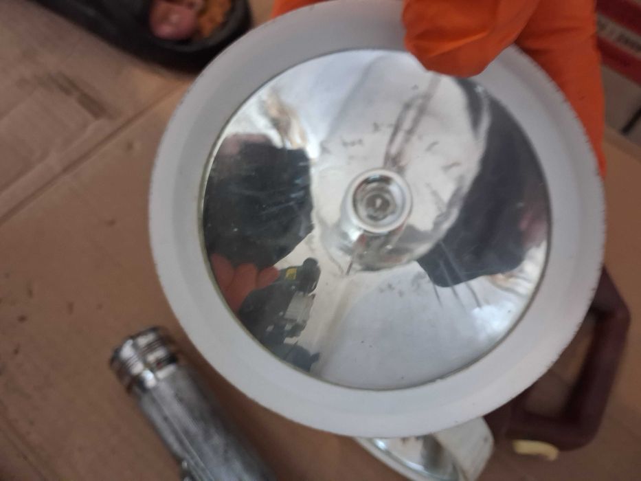 Zestaw starych latarek z PRL-u