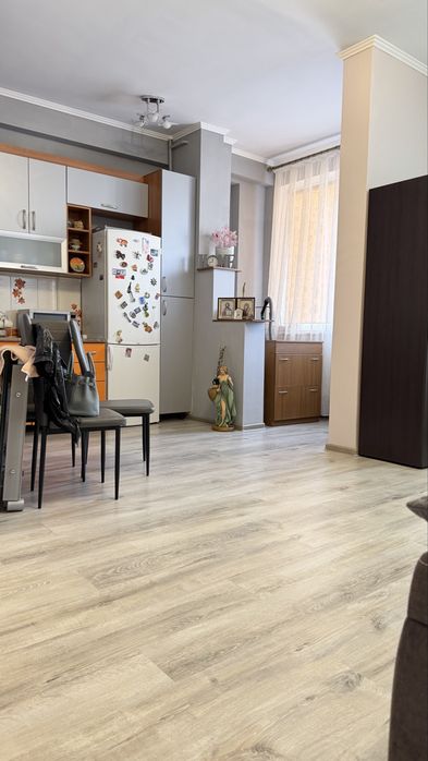 Продам 1 кім з ремонтом і меблями