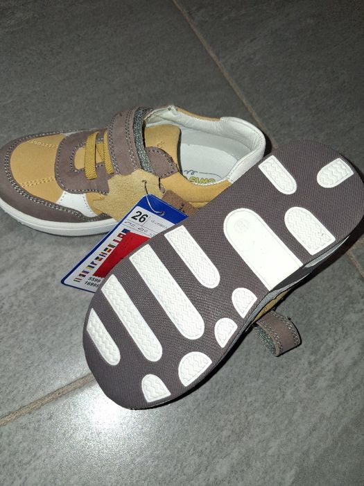 Buty Twisty sportowe,  nowe, rozmiar 26