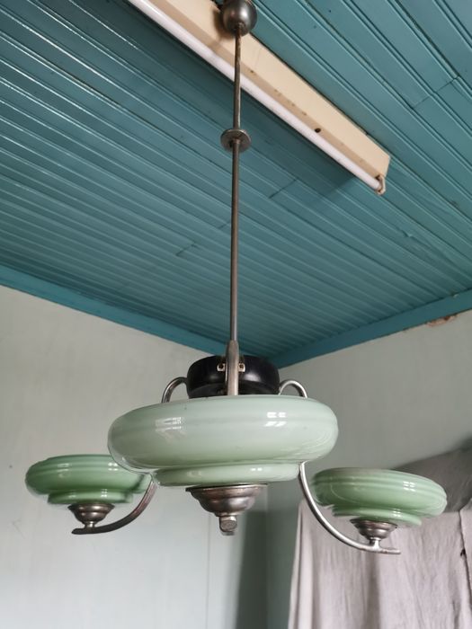 Candeeiro tecto muito antigo em ferro