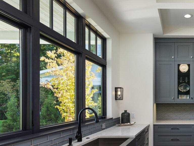 Вікна ПВХ для заміського будинку: якість та надійність