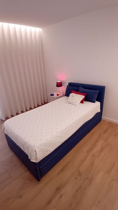 Cama de Criança com Cama Extra Gavetão (Pele Sintética) - Estado Impecável
