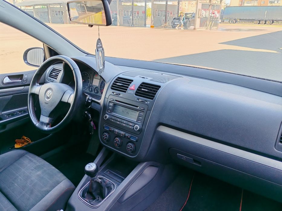 Volkswagen Golf 5 1.6 mpi