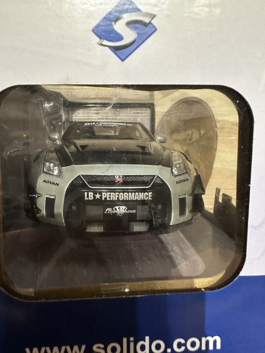 Модельмашини Nissan. GT-R