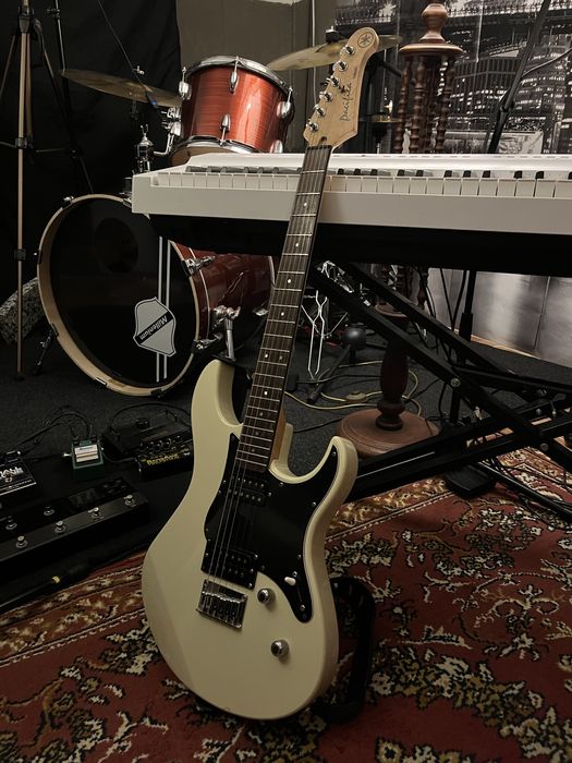 Guitarra Yamaha pacifica