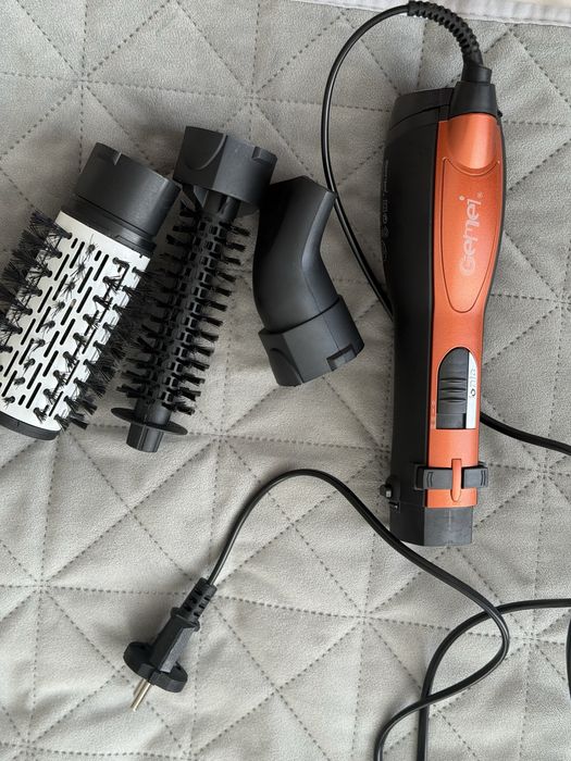 Фен-браш Gemei GM-4828 з 3 насадками 1000W