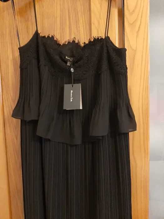 Vestido preto plissado com renda na parte superior Massimo Dutti