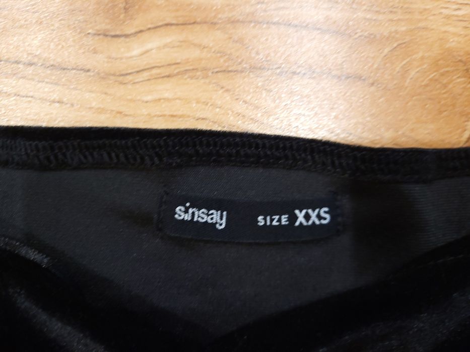 Sinsay XXS 32 sukienka czarna aksamitną mini