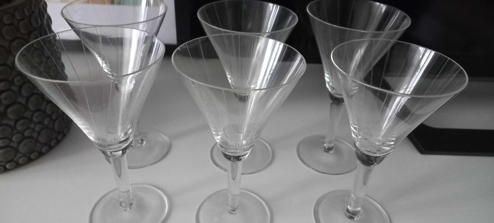 kieliszki do martini małe cena za całość 11 szt