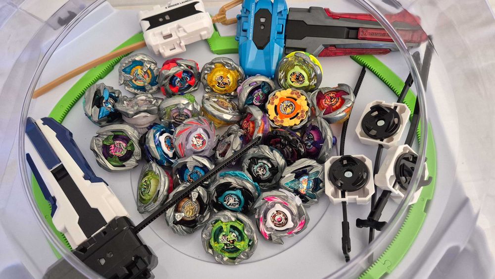 Coleção Beyblade Official - Como NOVA