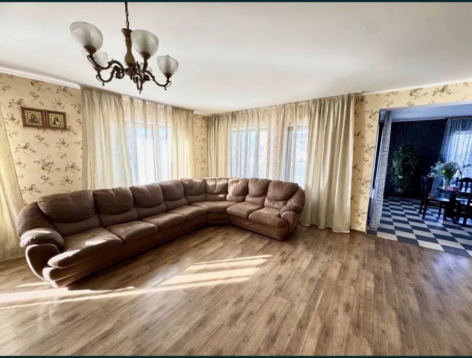 Здається будинок 290 м² біля Броварів! 31 сотка, газ, 30 кВт, 3 види опалення, гараж на 2 авто