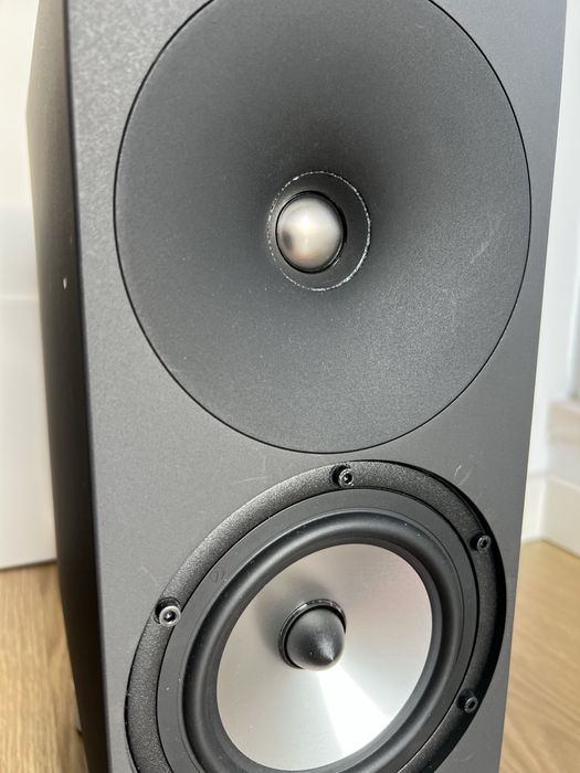 Amphion Argon 1 – Como novas + grills extra (preto e vermelho)