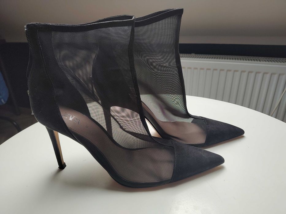 Eleganckie botki Zara z siateczką
