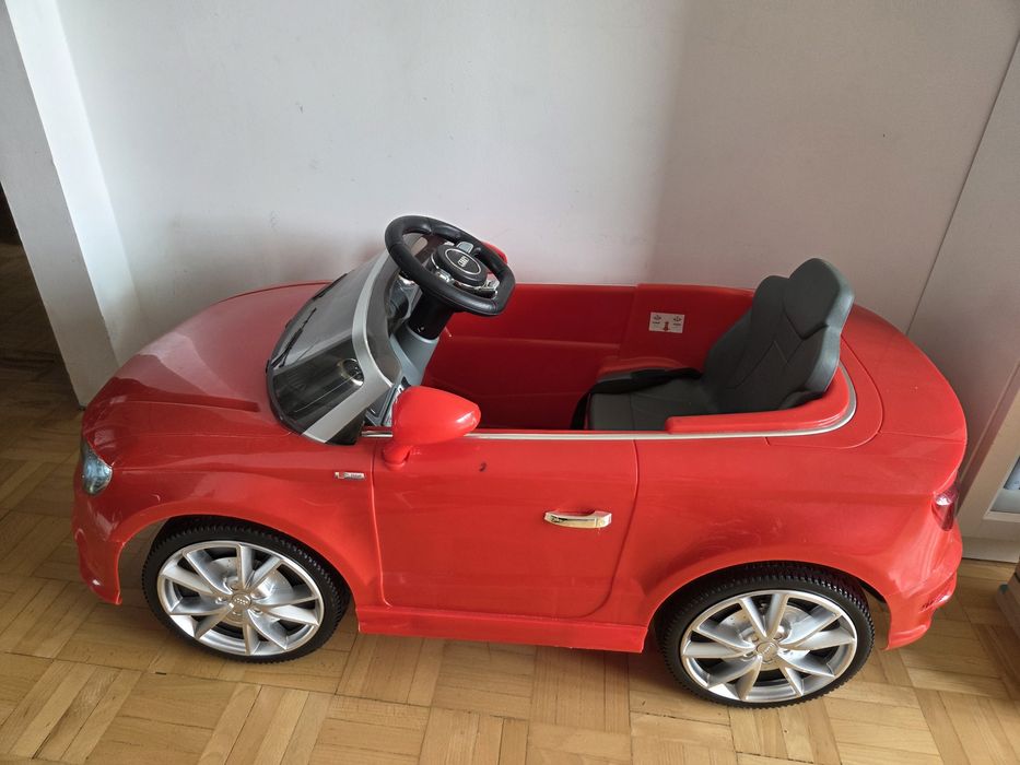 Samochód elektryczny dla dzieci.