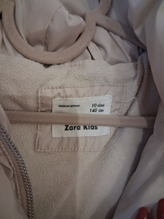 Куртка zara 140 на осінь