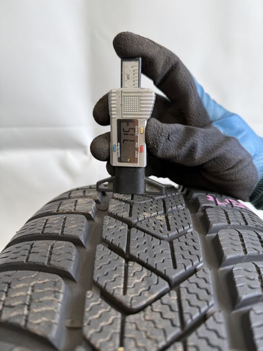 225/55/17 Pirelli Sottozero 3 Run-Flat RSC 97H 2024R (557)