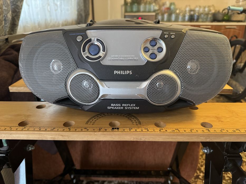 Магнітофон Philips Bass Reflex Speaker System