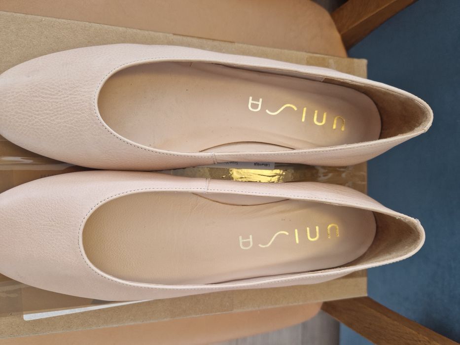 Unisa baleriny pudrowy róż , skóra 39 nowe