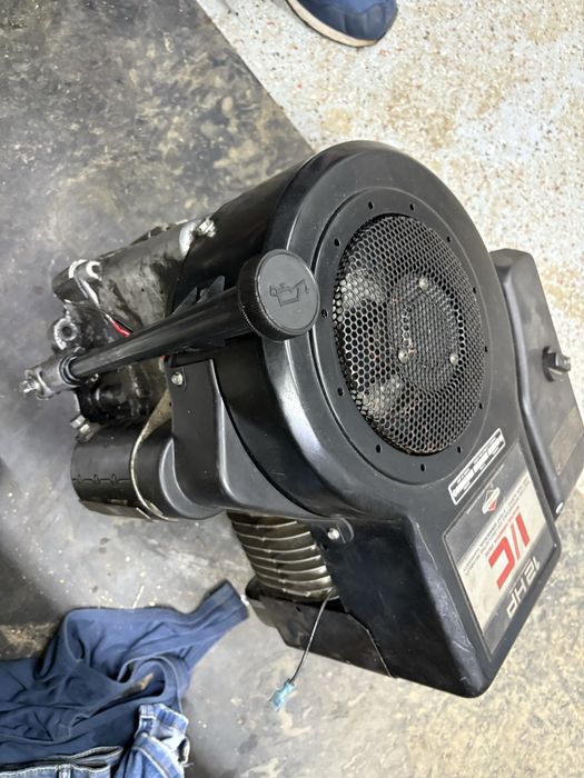 Silnik do Traktorka B&S 12hp.