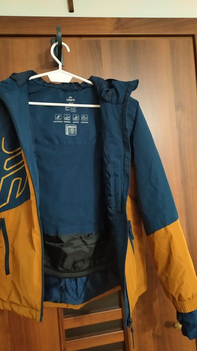 Nowa kurtka chłopięca 152